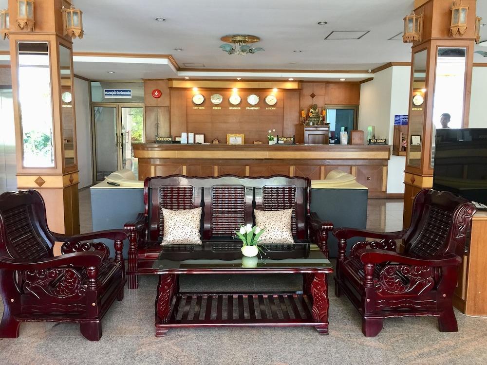 Golden Hill Hotel 3*